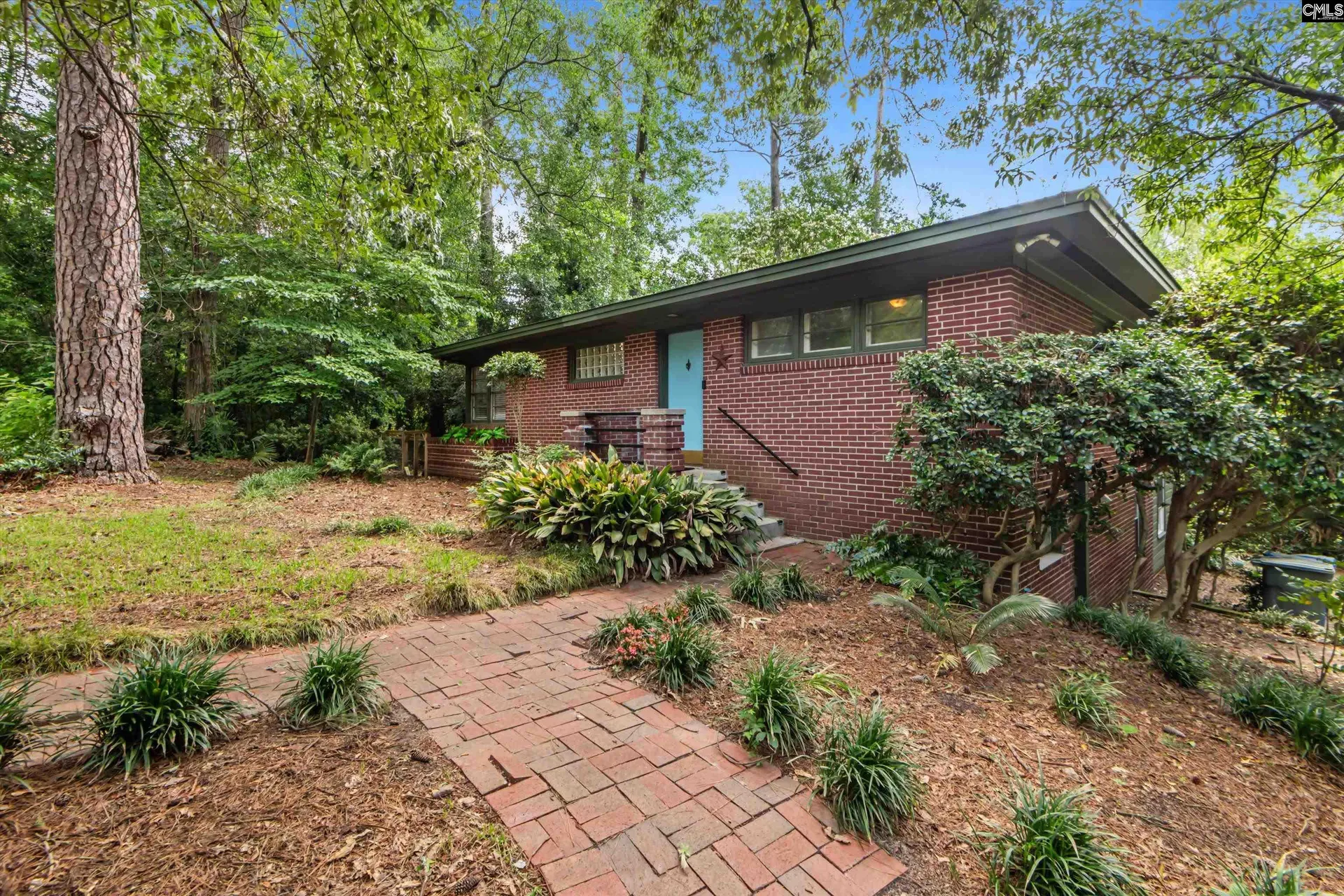 Keenan Terrace, Columbia Community