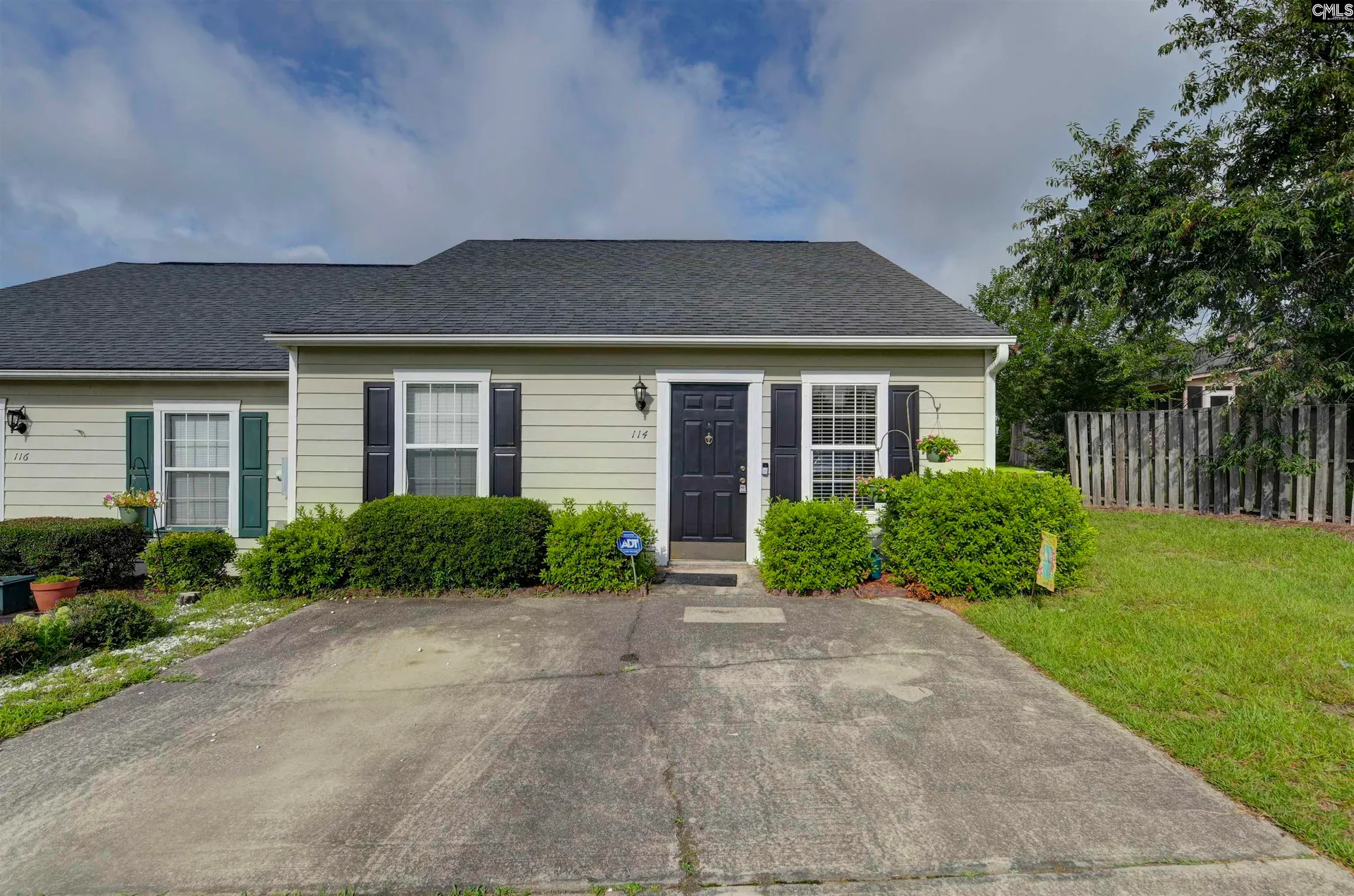 114 Hounds Court S