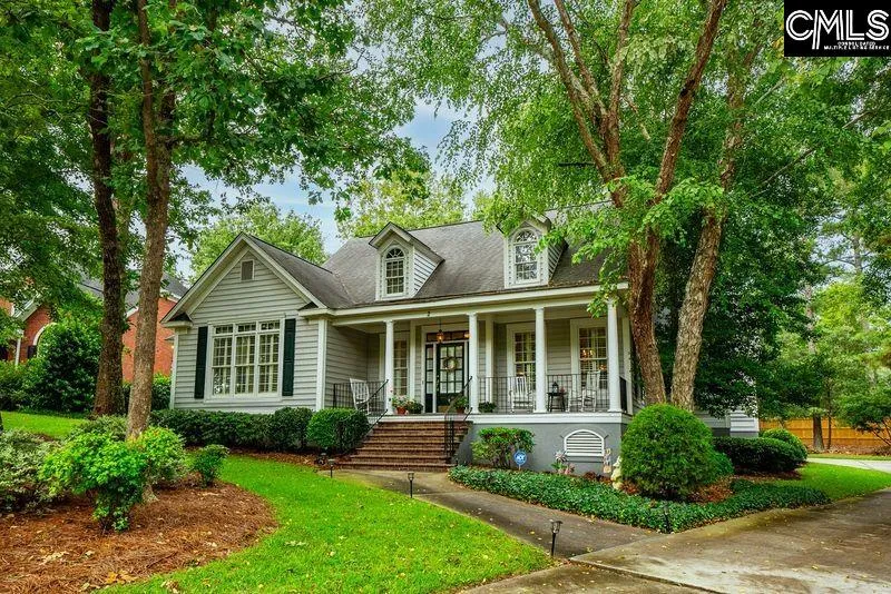 2 Crescent Lake Court