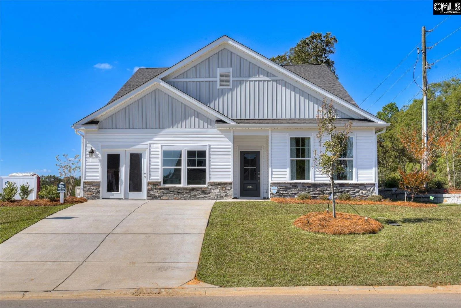 Chapin Place, Chapin Community
