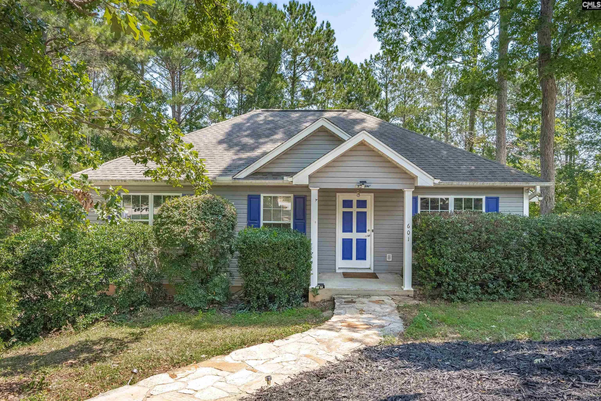 601 Mallard Lakes Drive