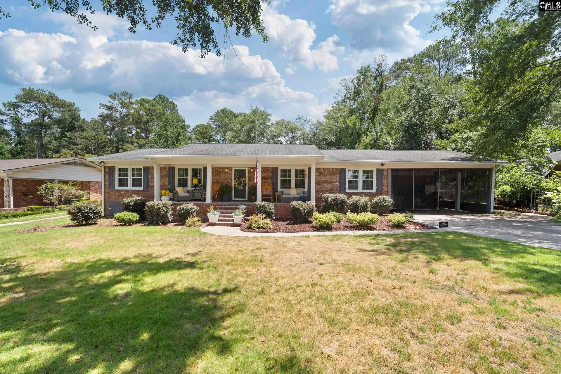 Brookfield, Columbia Community