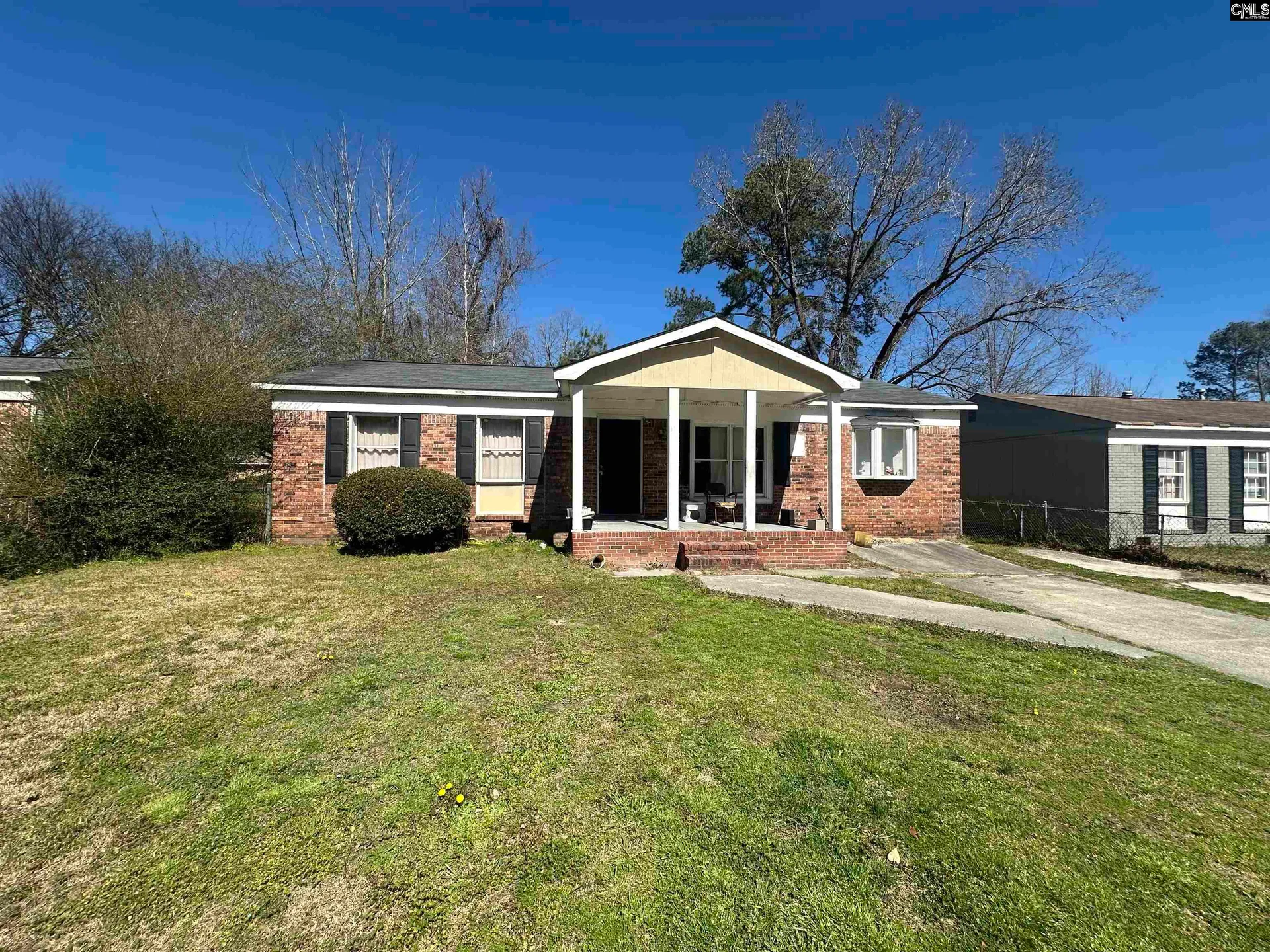 Bluff Estates, Columbia Community