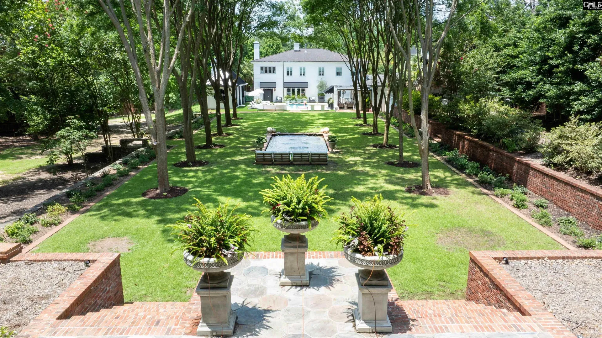 Woodhill Estates, Columbia Community