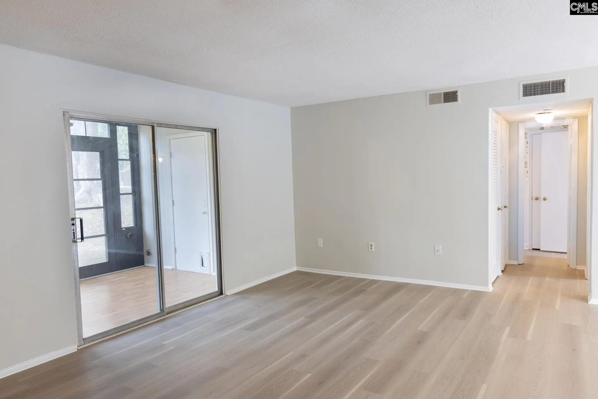 Property image 2 at 1100 Skyland L5, Columbia, SC 29210