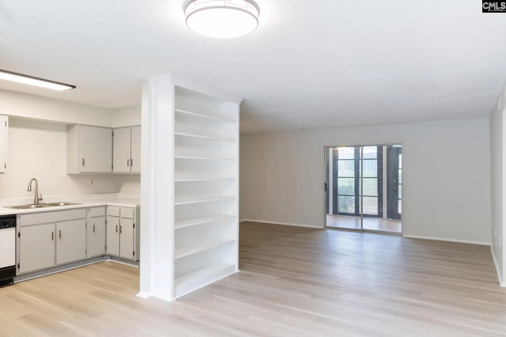 Property image 3 at 1100 Skyland L5, Columbia, SC 29210