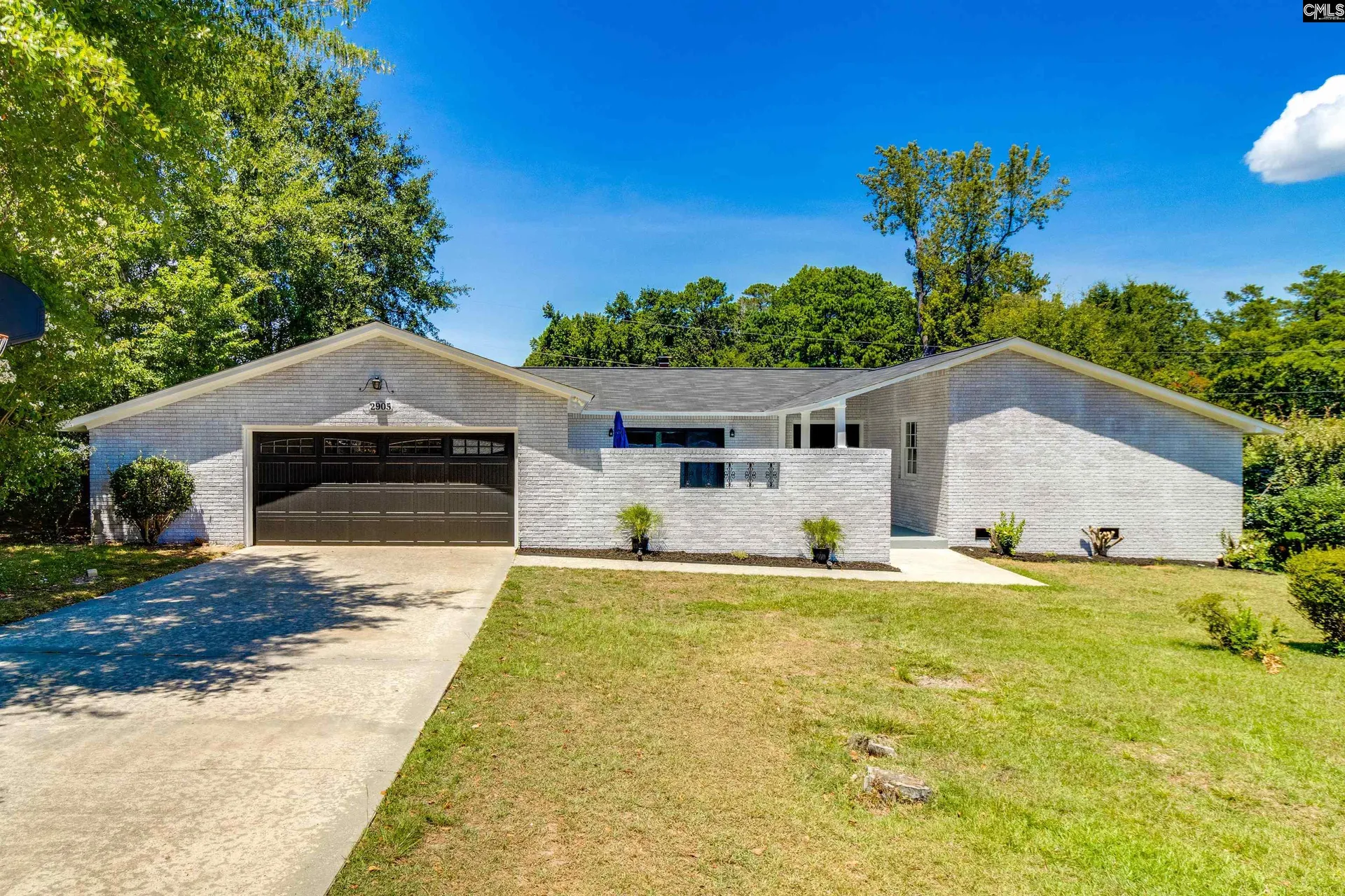 Briarwood, Columbia Community