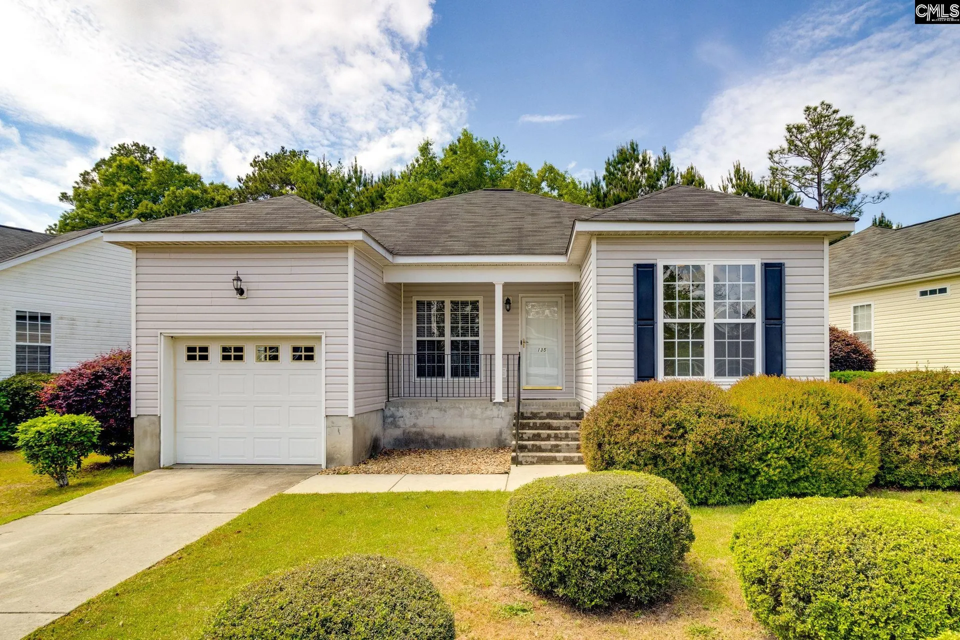 Persimmon Hill, Columbia Community