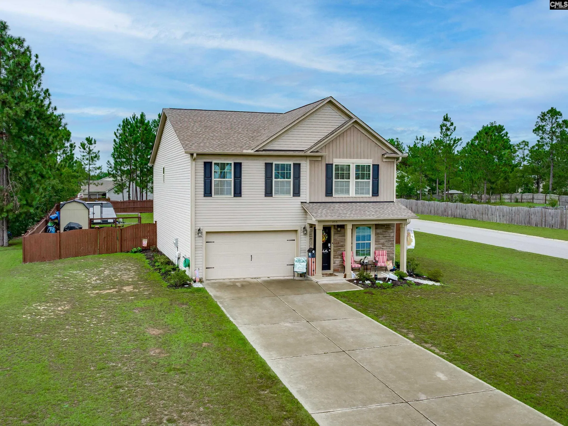 Crescent Ridge, Lexington Community