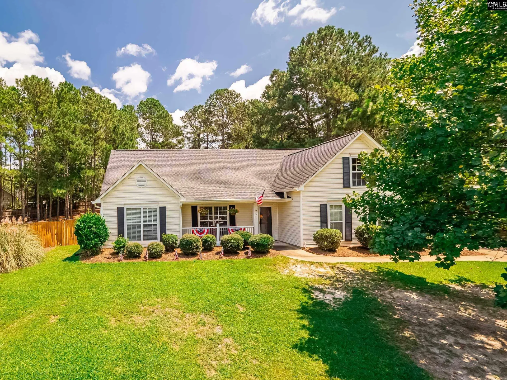 Longs Pond Estates, Lexington Community
