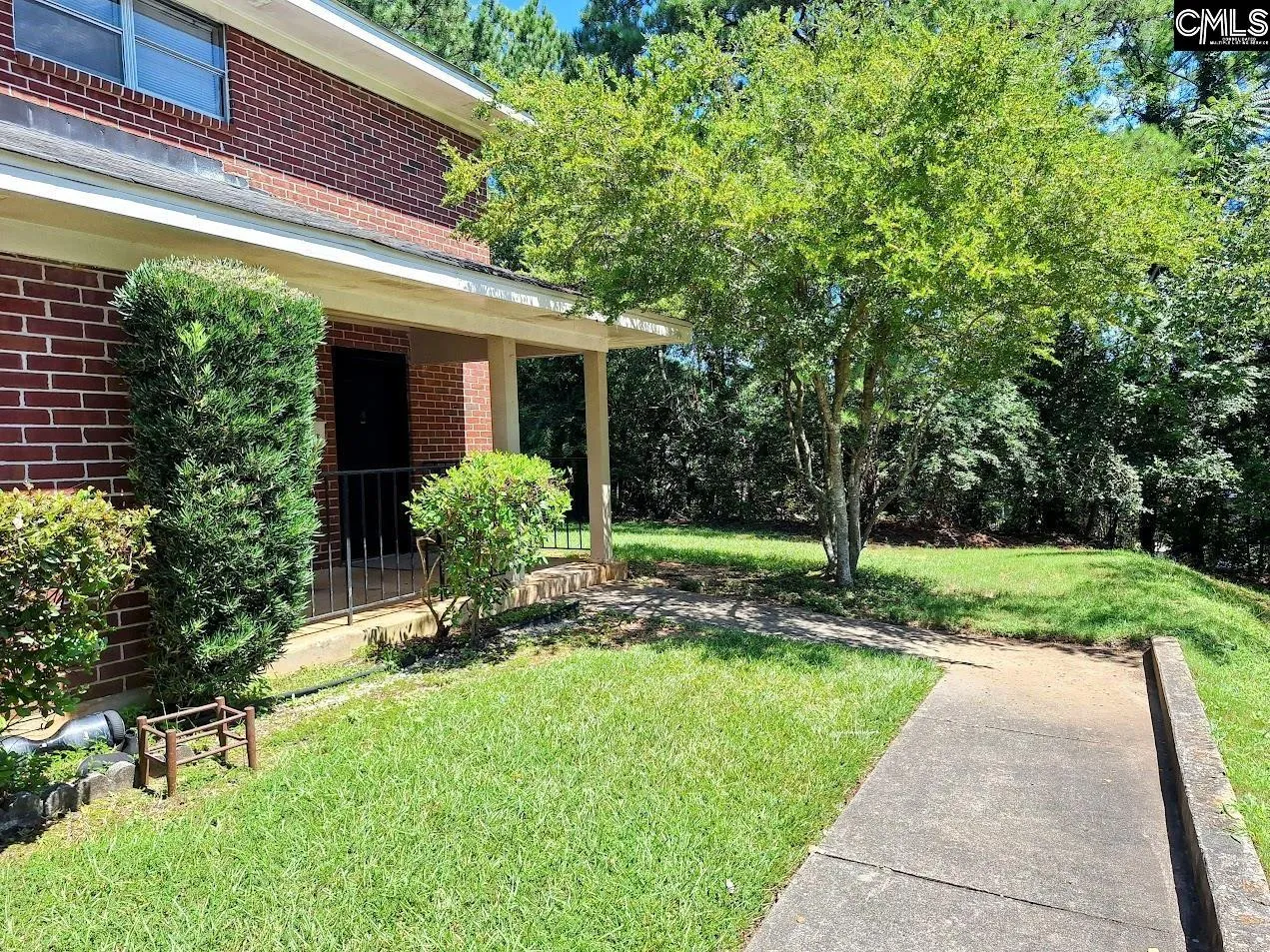 Riverhill Condos, Columbia Community