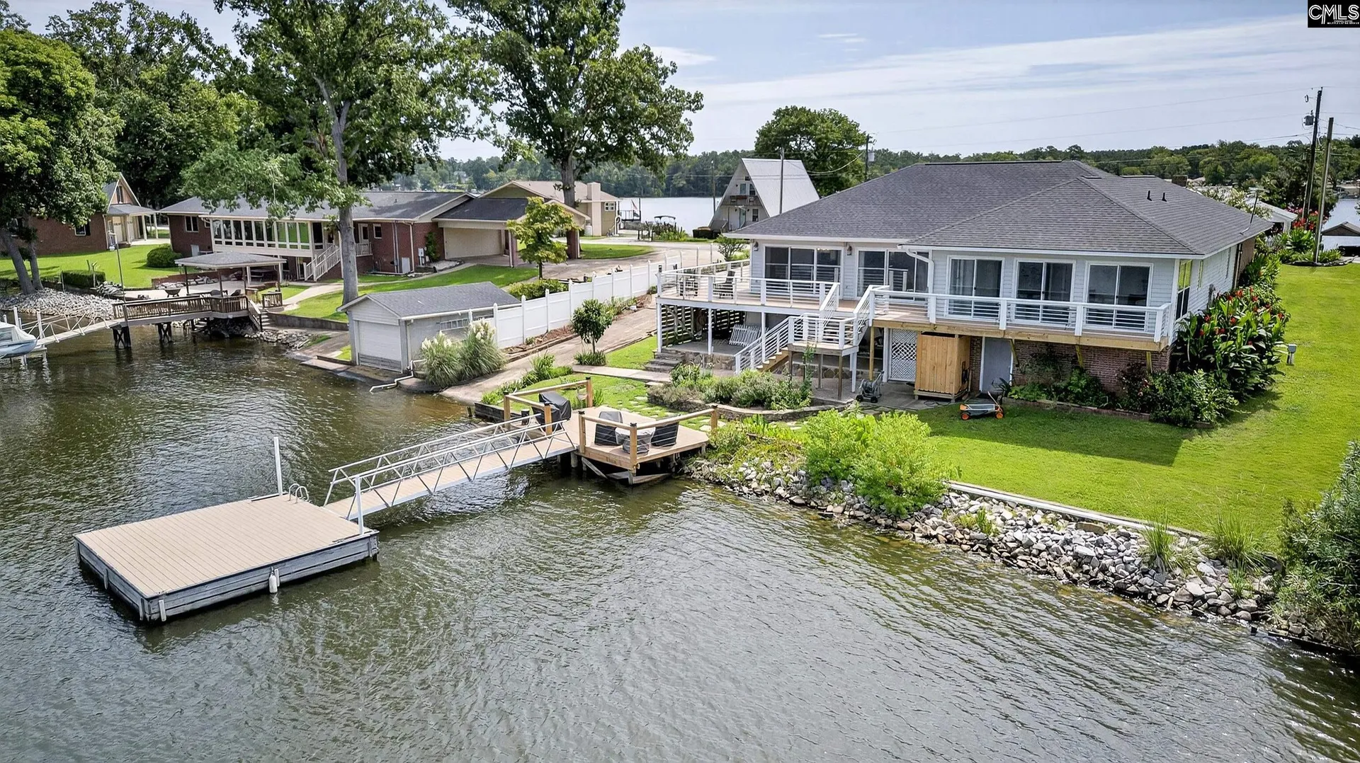 Saluda Shores, Leesville Community