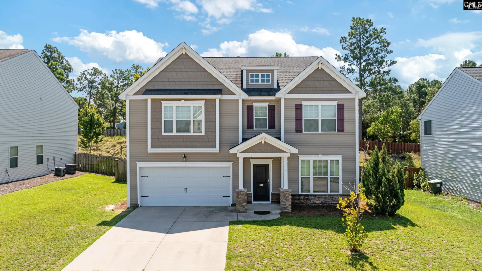 The Landings At Longview, Lexington Community