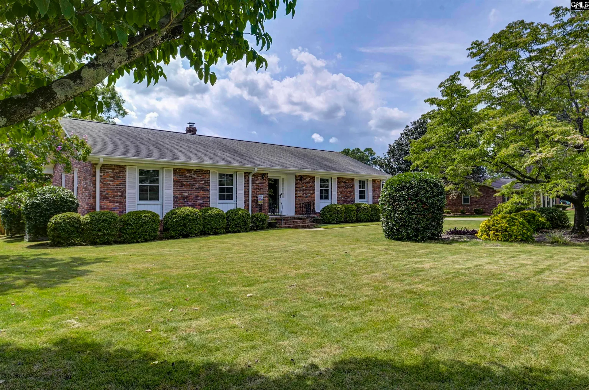 Pinewood Park, Columbia Community