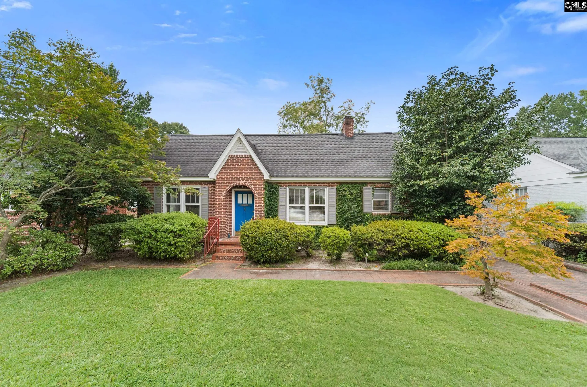 1121 Daly Street