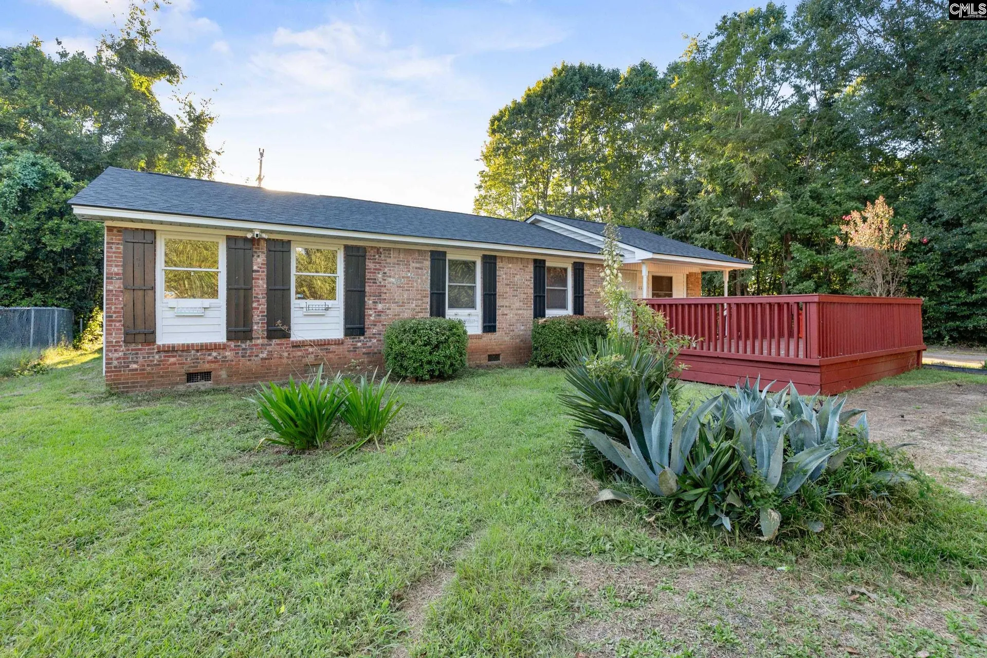 Byrneswood, Columbia Community