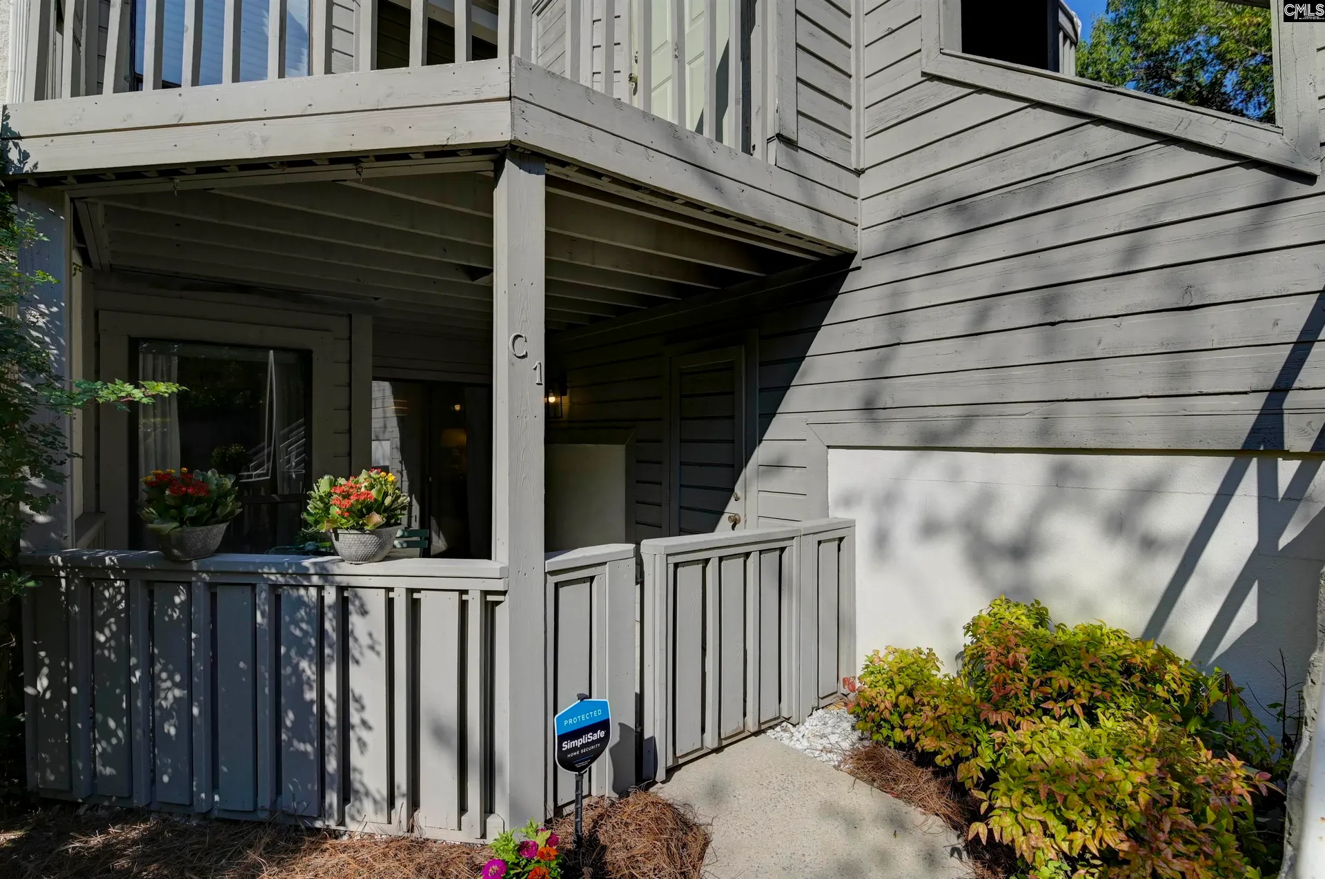 Deerwood Knoll, Columbia Community