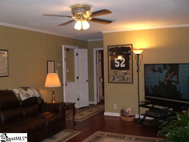 Property image 3 at 9 Heatherbrook Road, Greenville, SC 29615