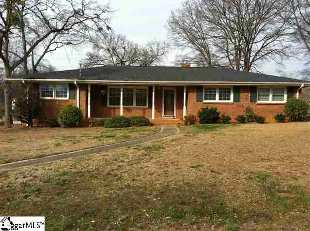 Property image 1 at 206 Hampshire Dr, Taylors, SC 29687