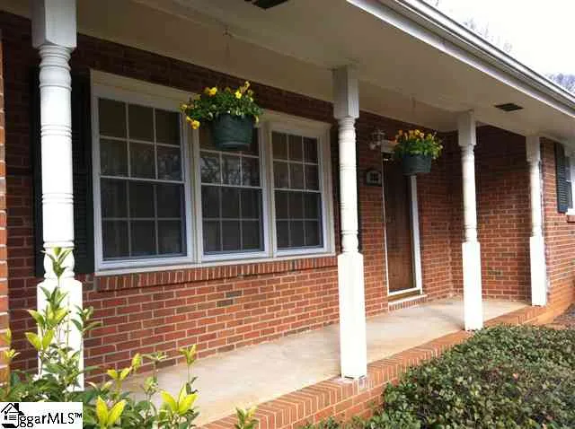 Property image 2 at 206 Hampshire Dr, Taylors, SC 29687