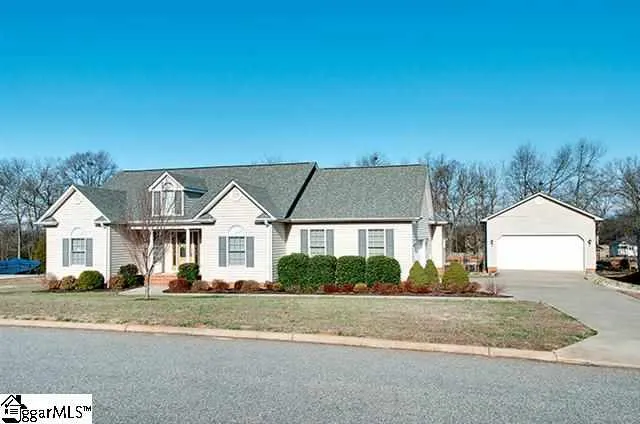 Property image 1 at 4 Brook Laurel Lane, Taylors, SC 29687