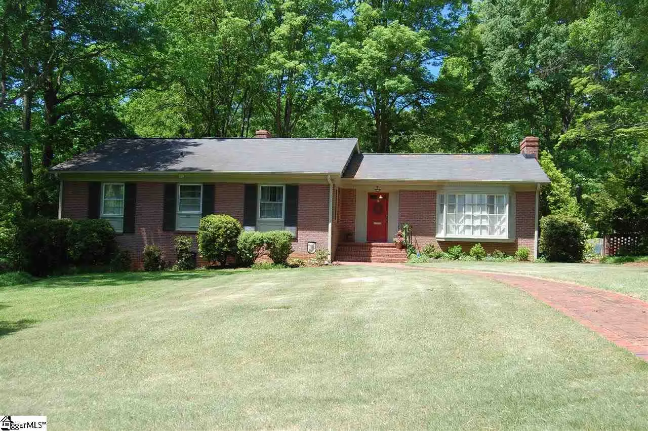 Property image 1 at 7 Lakecrest Drive, Greenville, SC 29609