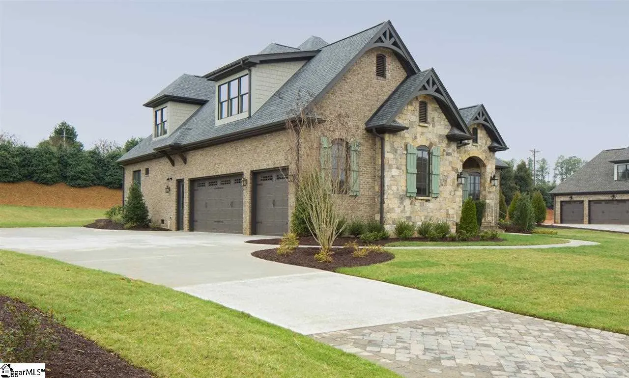 Property image 3 at 10 Calaverdi Court, Simpsonville, SC 29681