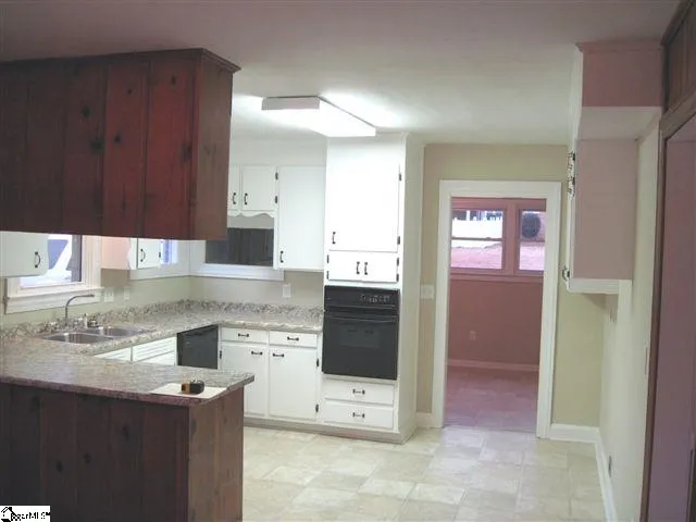 Property image 2 at 110 Greenbriar Drive, Simpsonville, SC 29680