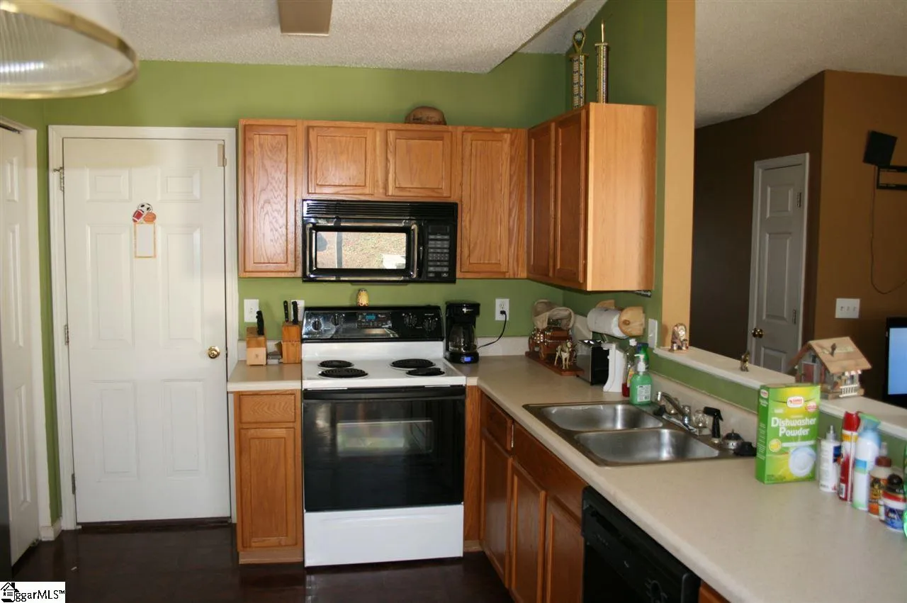 Property image 2 at 24 Willow Bend Drive, Taylors, SC 29687