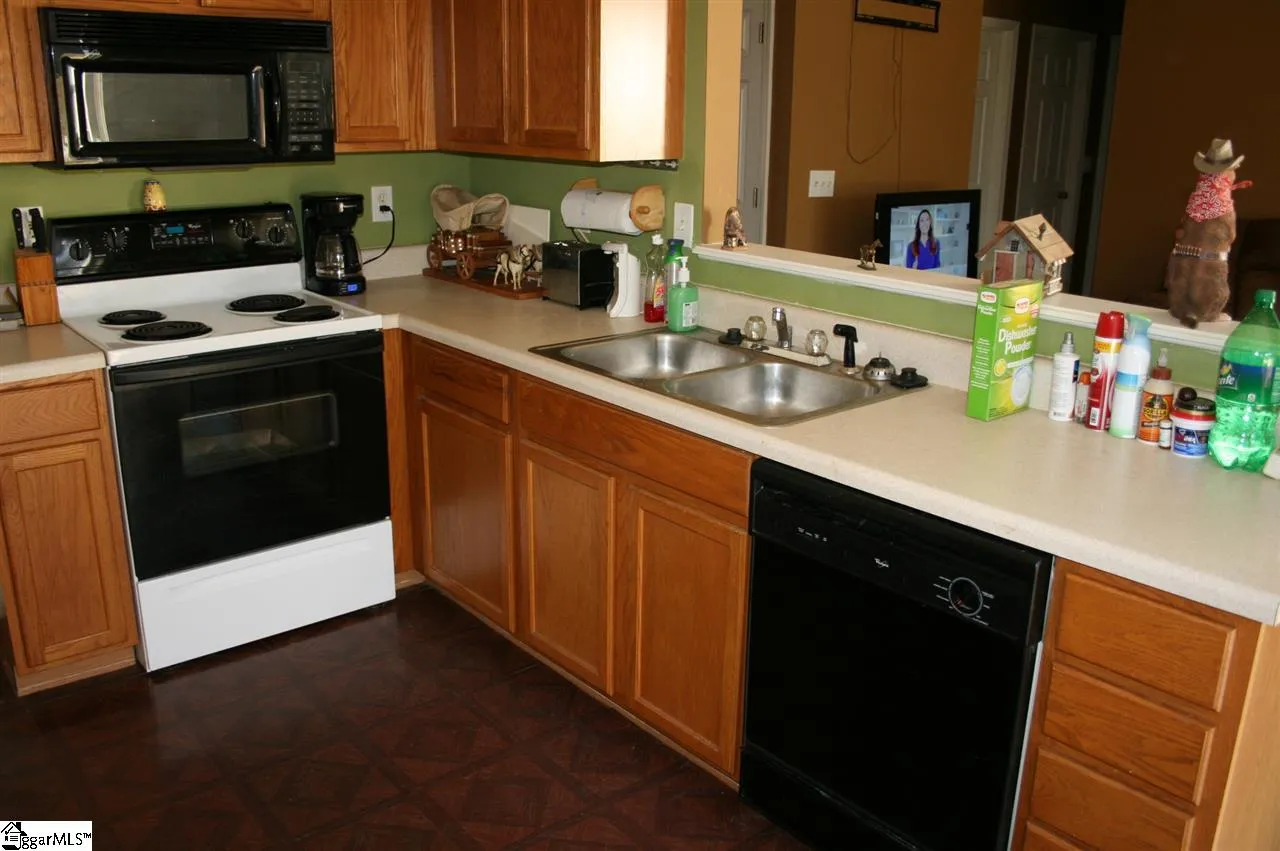 Property image 3 at 24 Willow Bend Drive, Taylors, SC 29687