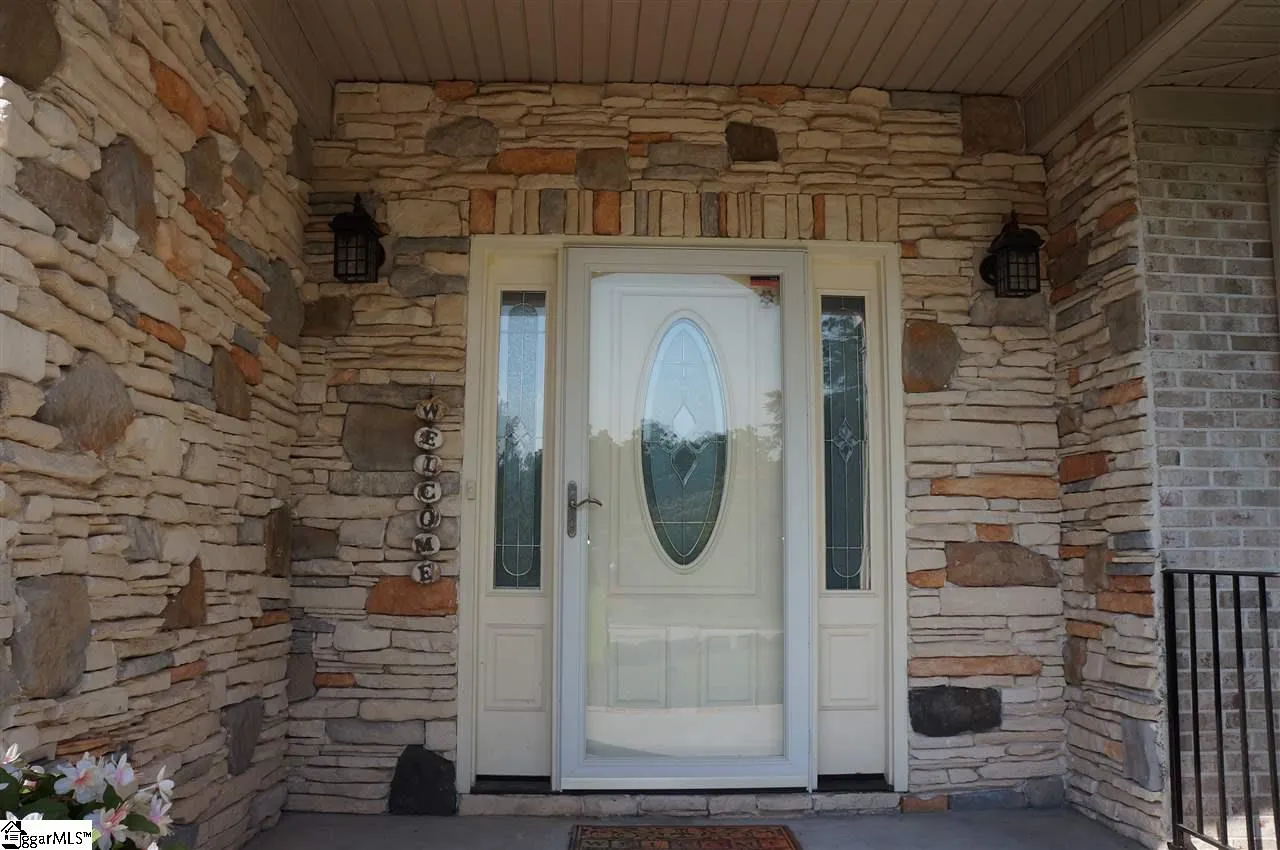 Property image 4 at 301 Glen Meadows Drive, Simpsonville, SC 29680
