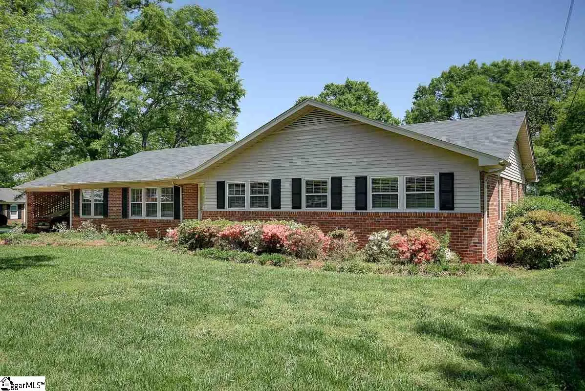 Property image 1 at 16 Leacroft Drive, Greenville, SC 29615