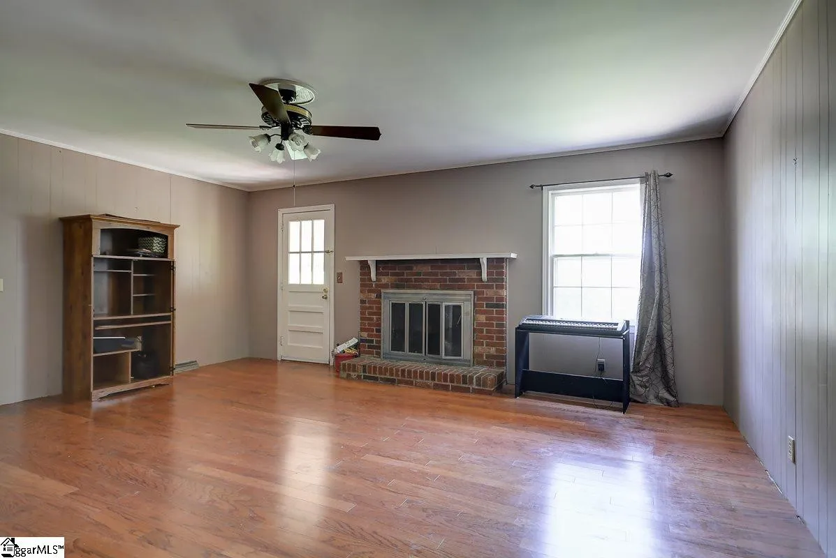 Property image 3 at 16 Leacroft Drive, Greenville, SC 29615