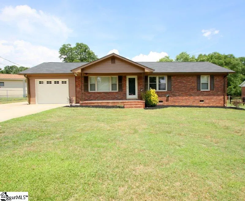 Property image 2 at 1 Live Oak Way, Taylors, SC 29687