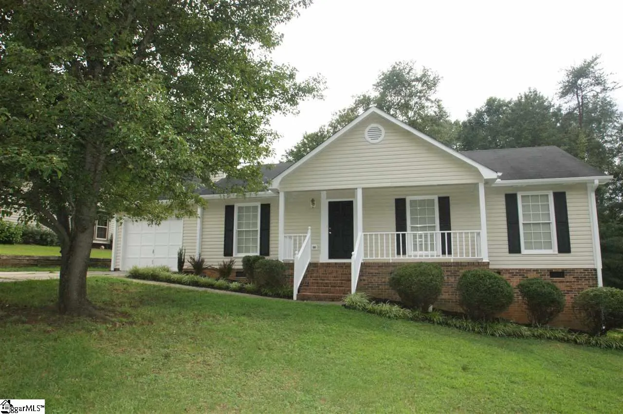 Property image 1 at 6 Chinaberry Lane, Simpsonville, SC 29680