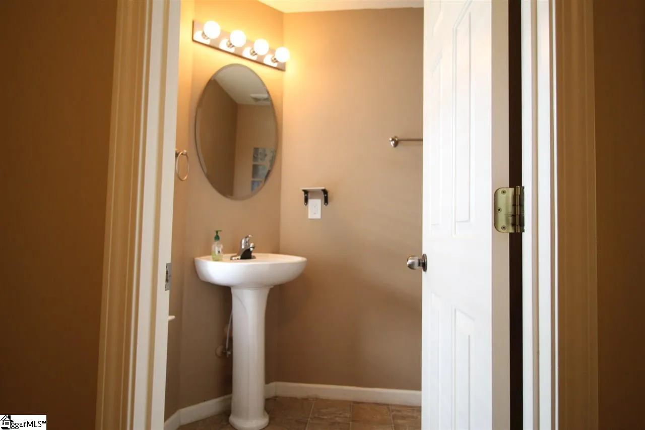 Property image 3 at 5 Warbler Court, Simpsonville, SC 29680-7342
