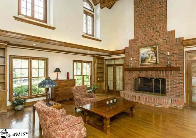 Property image 4 at 9 Rocky Creek Lane, Greenville, SC 29615