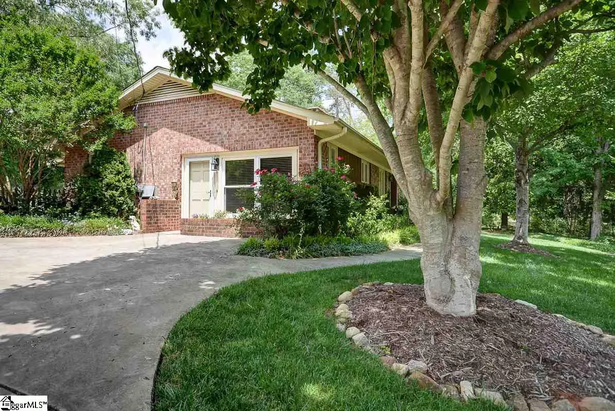 Property image 3 at 1608 E Saluda Lake Road, Greenville, SC 29611-2452
