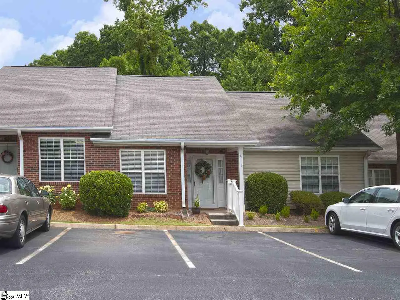 Property image 1 at 4 Creekbend Court, Simpsonville, SC 29681