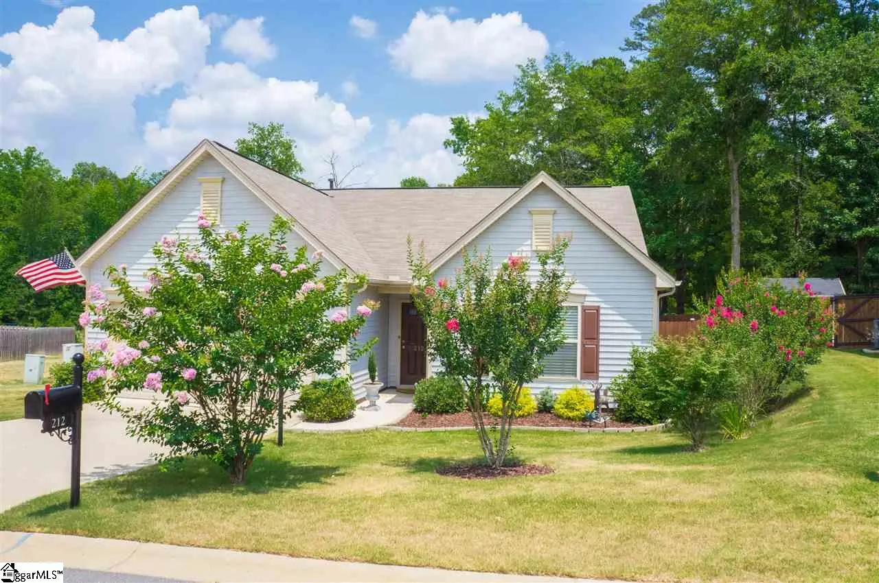 Property image 2 at 212 Applehill Way, Simpsonville, SC 29681