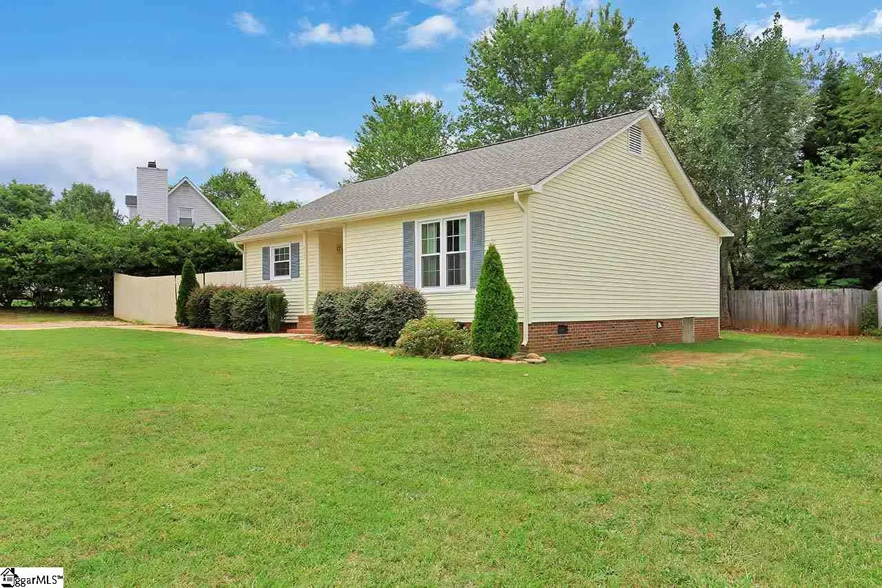 Property image 3 at 402 Laurel Tree Lane, Simpsonville, SC 29681
