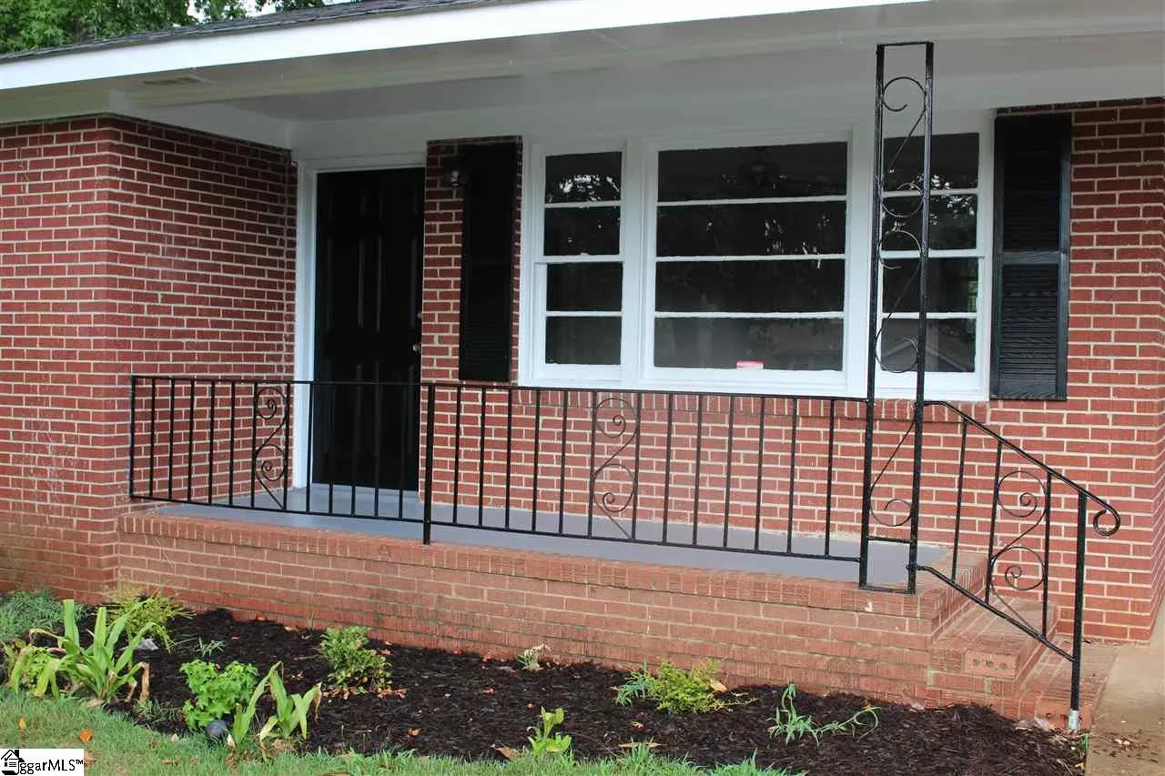 Property image 3 at 110 Glendale Street, Greenville, SC 29605