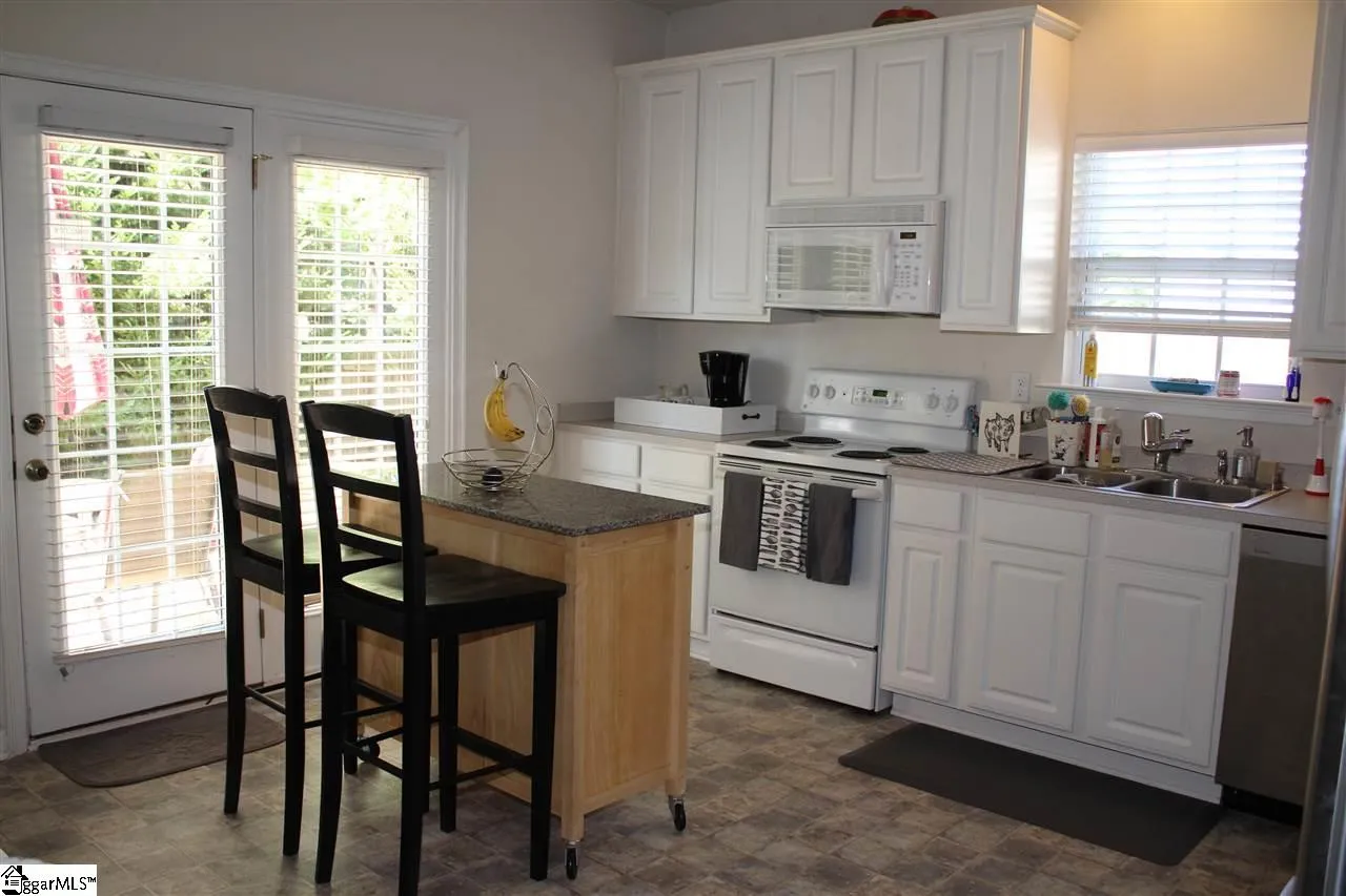Property image 5 at 114 Hickory Valley Way, Taylors, SC 29687