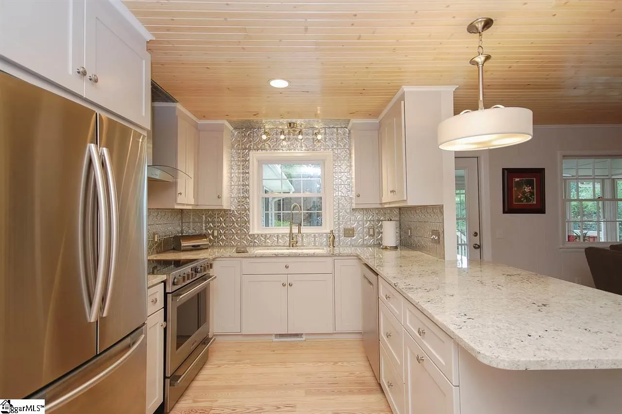 Property image 5 at 16 Kimberly Lane, Taylors, SC 29687-3815