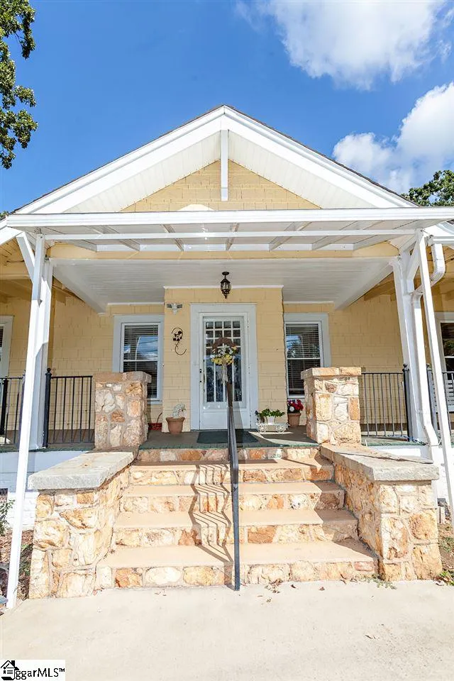 Property image 2 at 915 Rutherford Road, Greenville, SC 29609