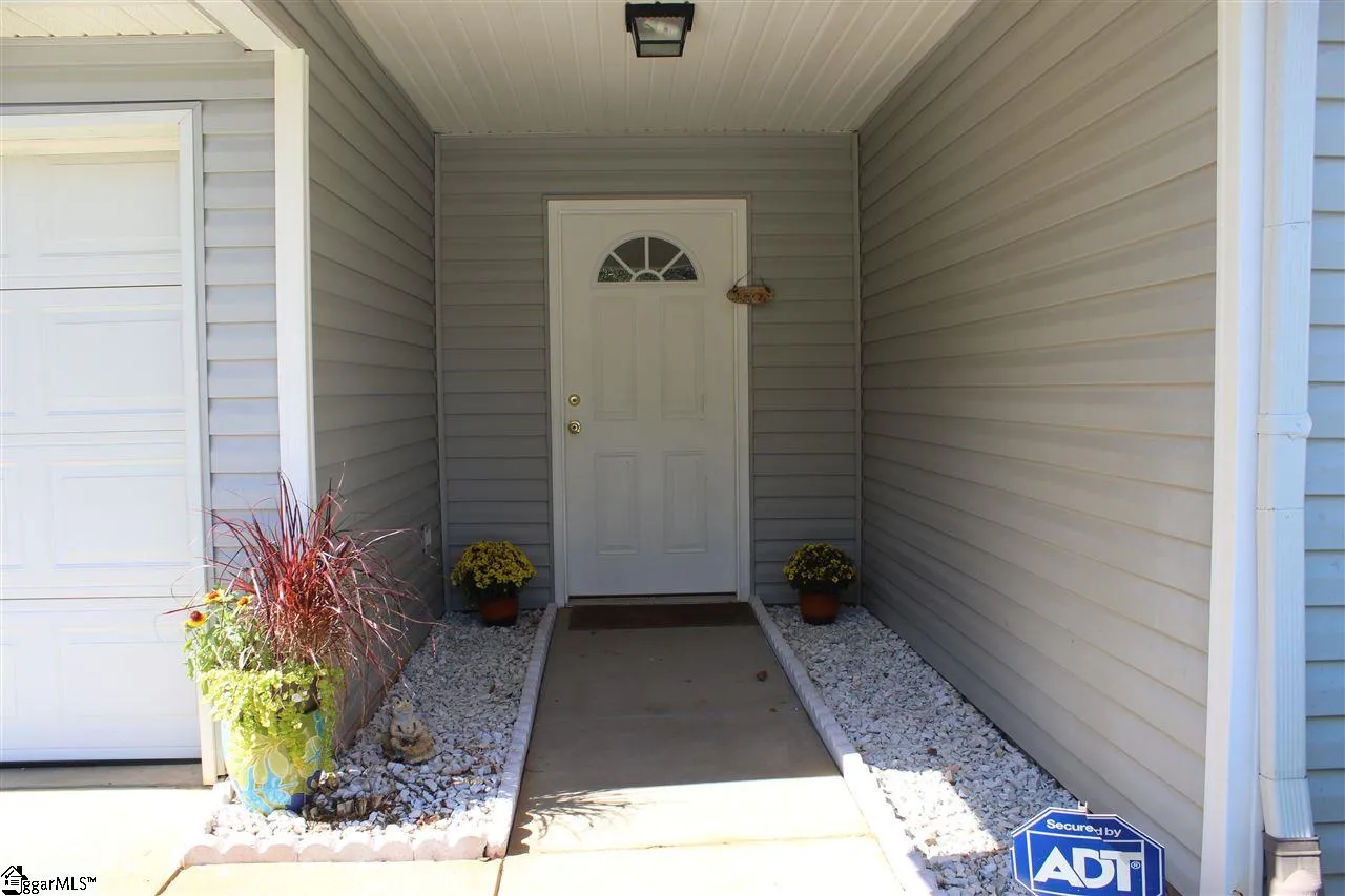 Property image 2 at 304 Rivereen Way, Simpsonville, SC 29680