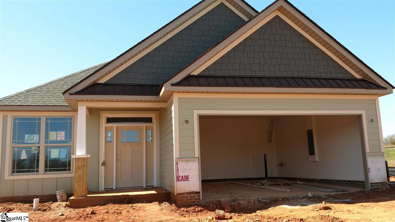 Property image 1 at 196 Bur Oak Drive, Taylors, SC 29687