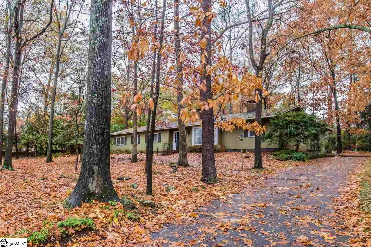Property image 1 at 18 Dogwood Lane, Greenville, SC 29607