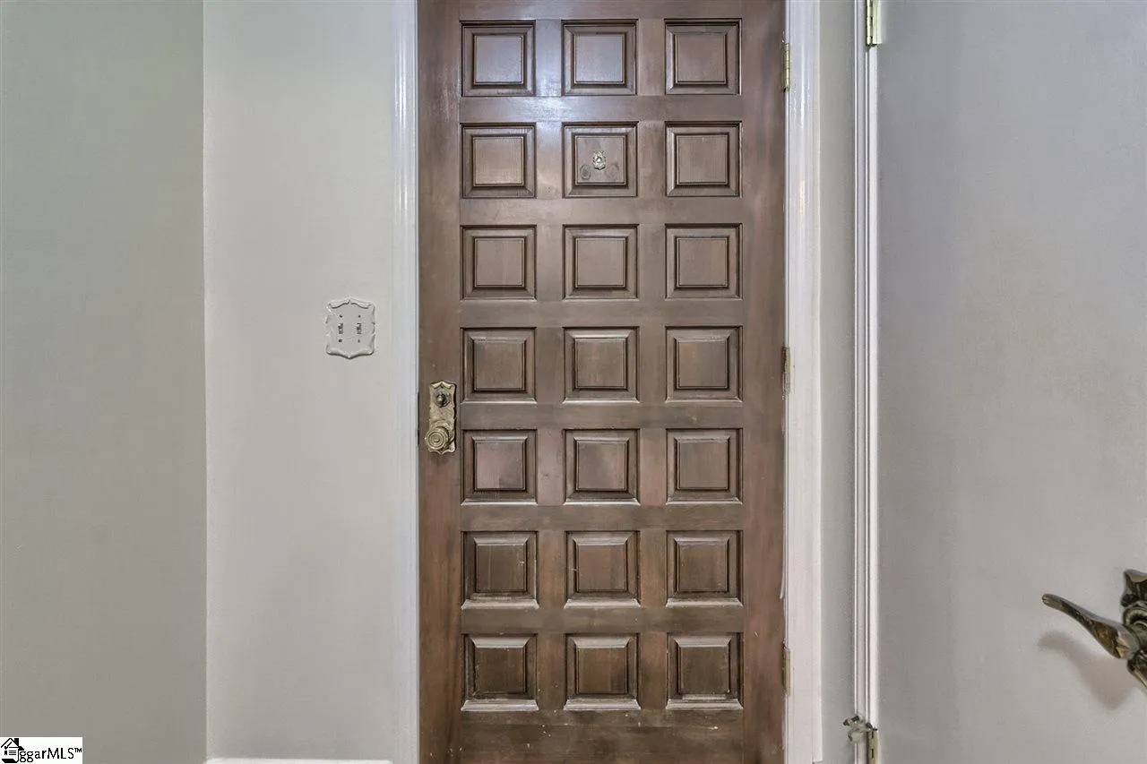 Property image 2 at 6 Crowndale Court, Taylors, SC 29687