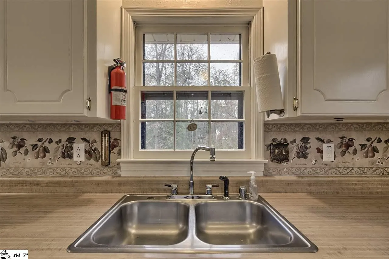 Property image 3 at 6 Crowndale Court, Taylors, SC 29687
